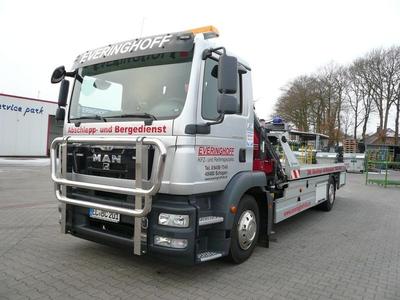 -15,5t Gesamtgewicht - 4,5t Zuladung - 3,0t Abschlepp Brille -10,0mt Kran (10,7 mtr. Länge) - 6,5t Seilwinde